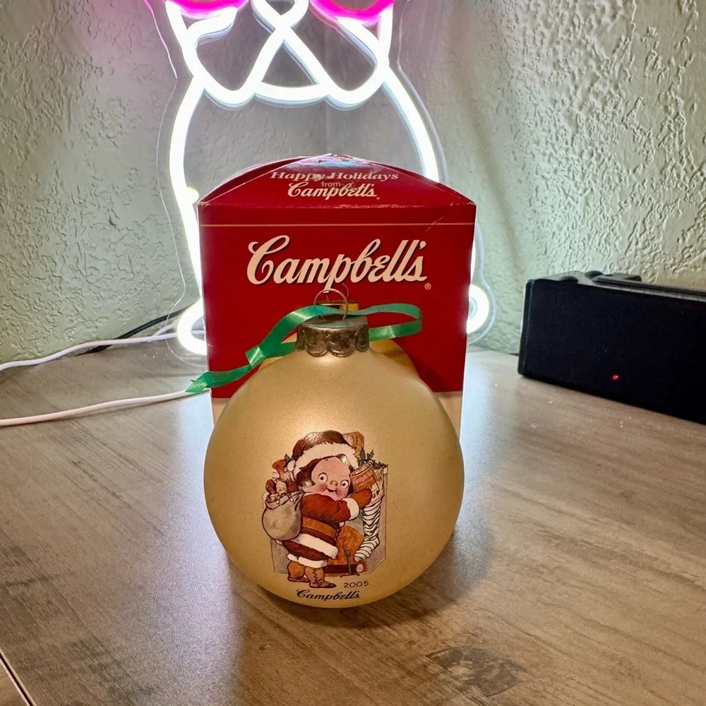 Campbells 2005 Holiday Ornament - Picture 1 of 8
